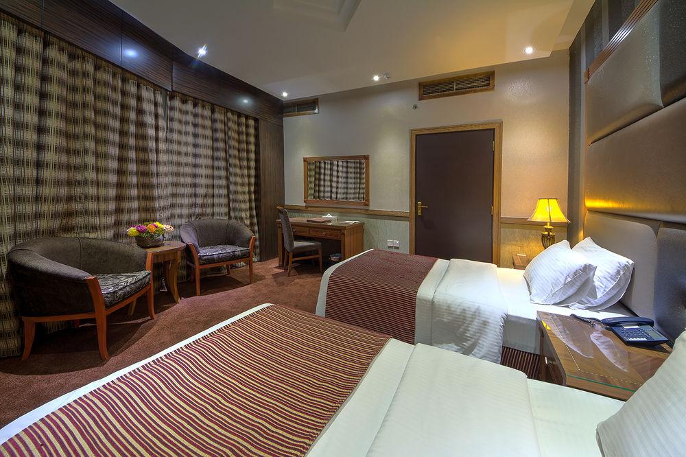 דובאי Delmon Palace Hotel מראה חיצוני תמונה