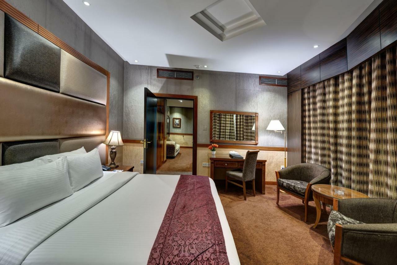 דובאי Delmon Palace Hotel מראה חיצוני תמונה