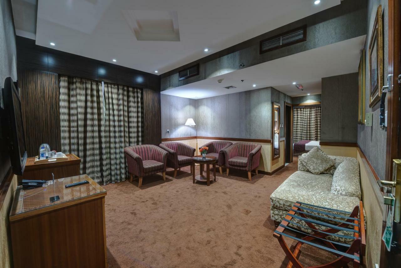דובאי Delmon Palace Hotel מראה חיצוני תמונה