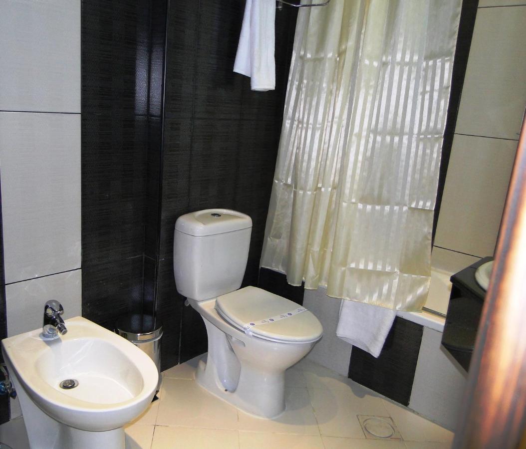 דובאי Delmon Palace Hotel מראה חיצוני תמונה