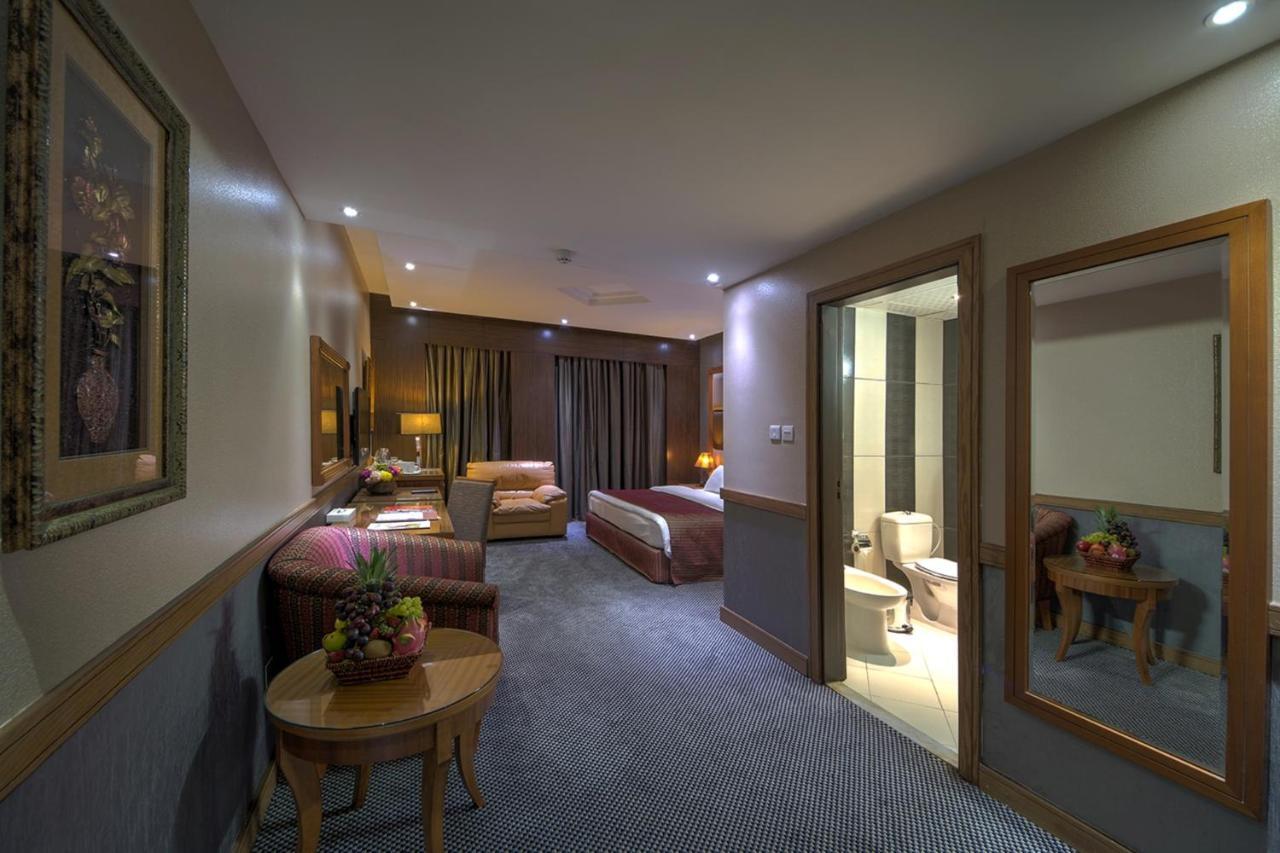 דובאי Delmon Palace Hotel מראה חיצוני תמונה