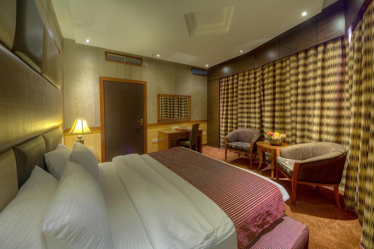 דובאי Delmon Palace Hotel מראה חיצוני תמונה